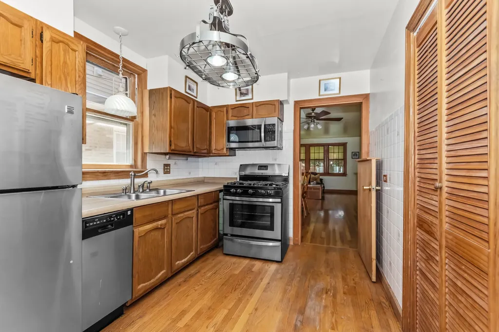5405 North Melvina Avenue Chicago IL 60630