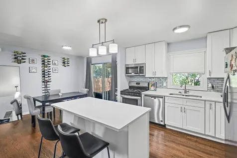 15615 Kenwood Avenue South Holland IL 60473
