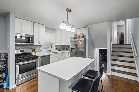 15615 Kenwood Avenue South Holland IL 60473