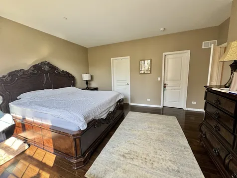 11 East Willow Road Wheeling IL 60090