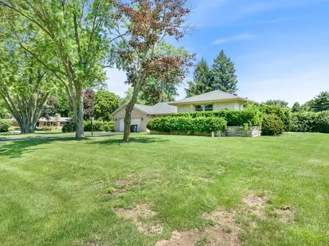 15 East Leon Lane Prospect Heights IL 60070