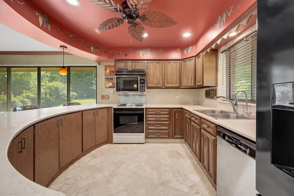 3620 Douglas Road Downers Grove IL 60515