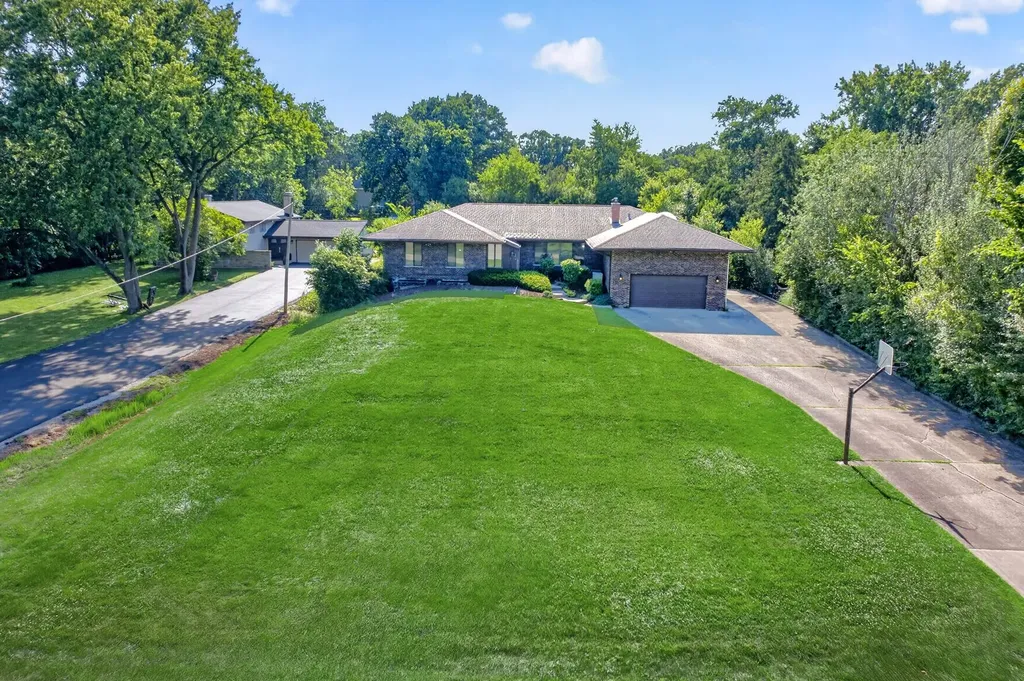 3620 Douglas Road Downers Grove IL 60515