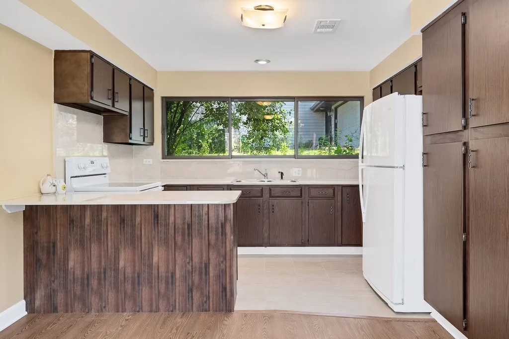 3620 Douglas Road Downers Grove IL 60515
