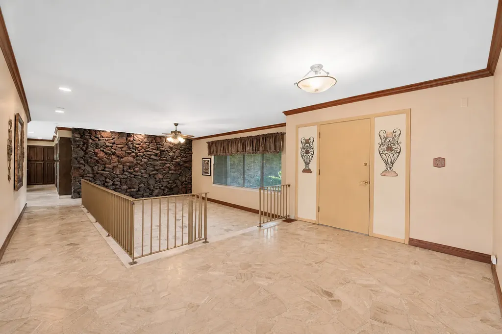 3620 Douglas Road Downers Grove IL 60515