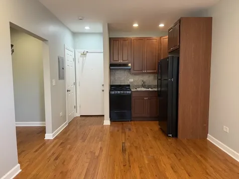 1023 West Argyle Street Chicago IL 60640