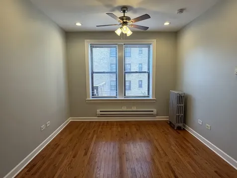 1023 West Argyle Street Chicago IL 60640