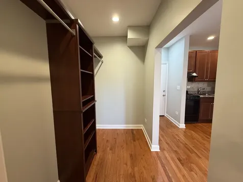 1023 West Argyle Street Chicago IL 60640