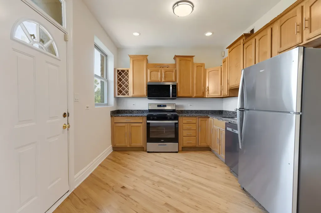3558 West Shakespeare Street Chicago IL 60647