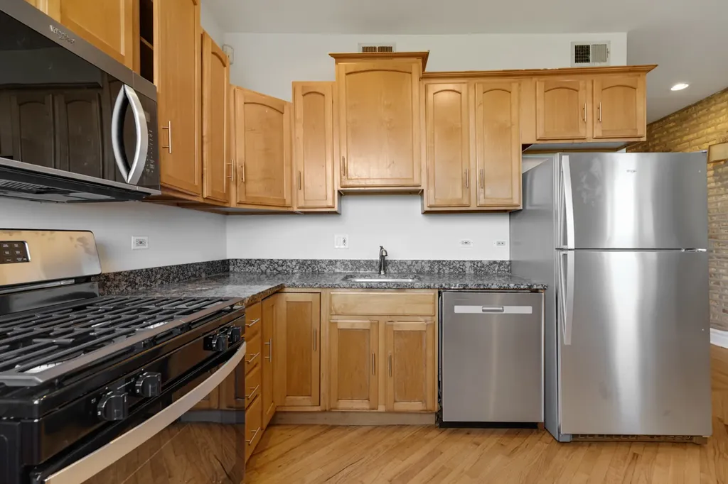 3558 West Shakespeare Street Chicago IL 60647