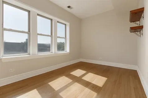 3558 West Shakespeare Street Chicago IL 60647