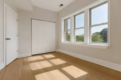 3558 West Shakespeare Street Chicago IL 60647