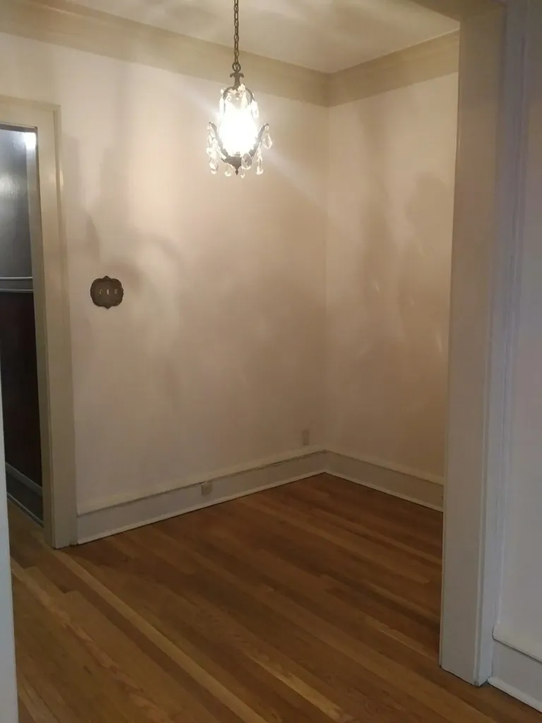 824 West Gunnison Street Chicago IL 60640