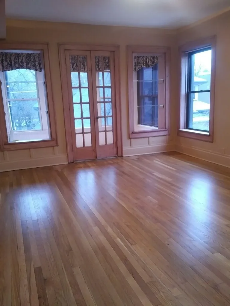 824 West Gunnison Street Chicago IL 60640