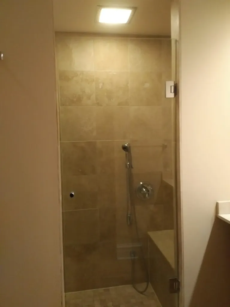 824 West Gunnison Street Chicago IL 60640
