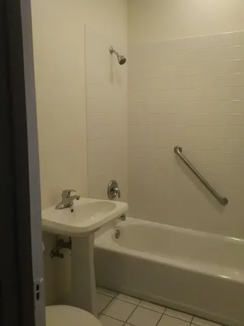 824 West Gunnison Street Chicago IL 60640