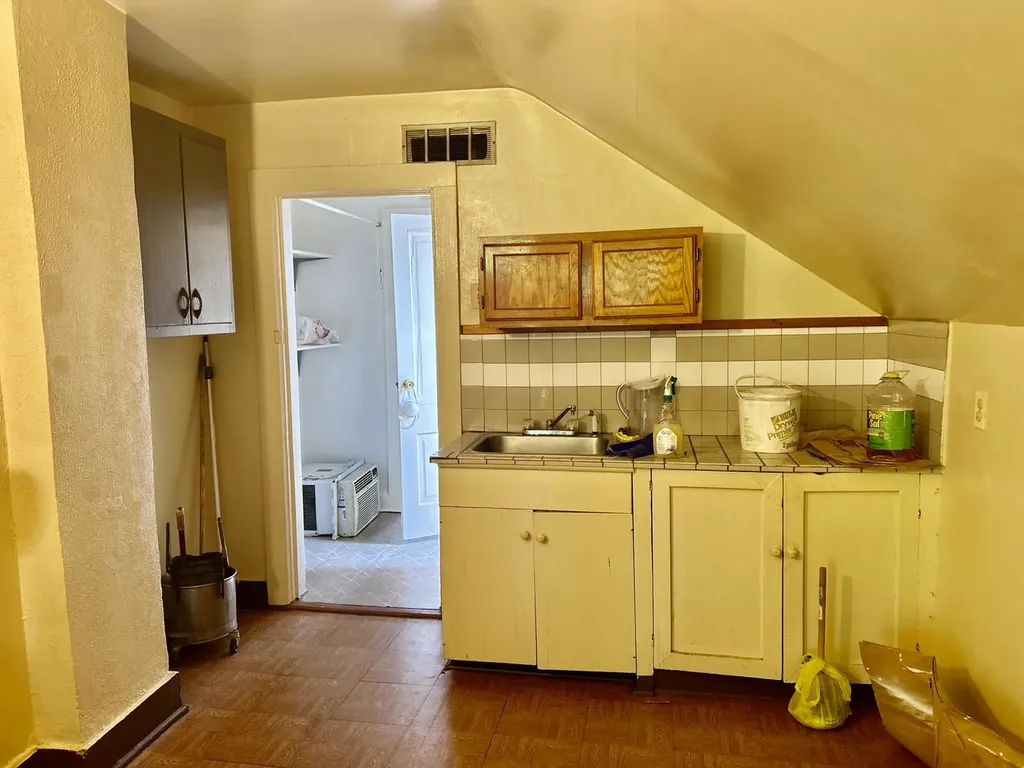2848 East 79th Street Chicago IL 60649