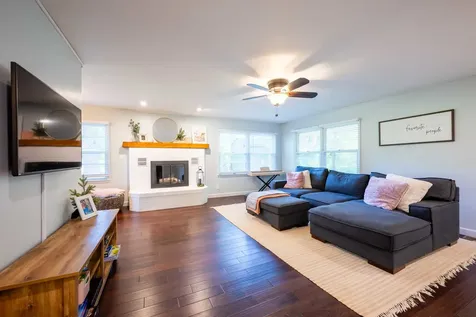 506 West Dunbar Street Mahomet IL 61853