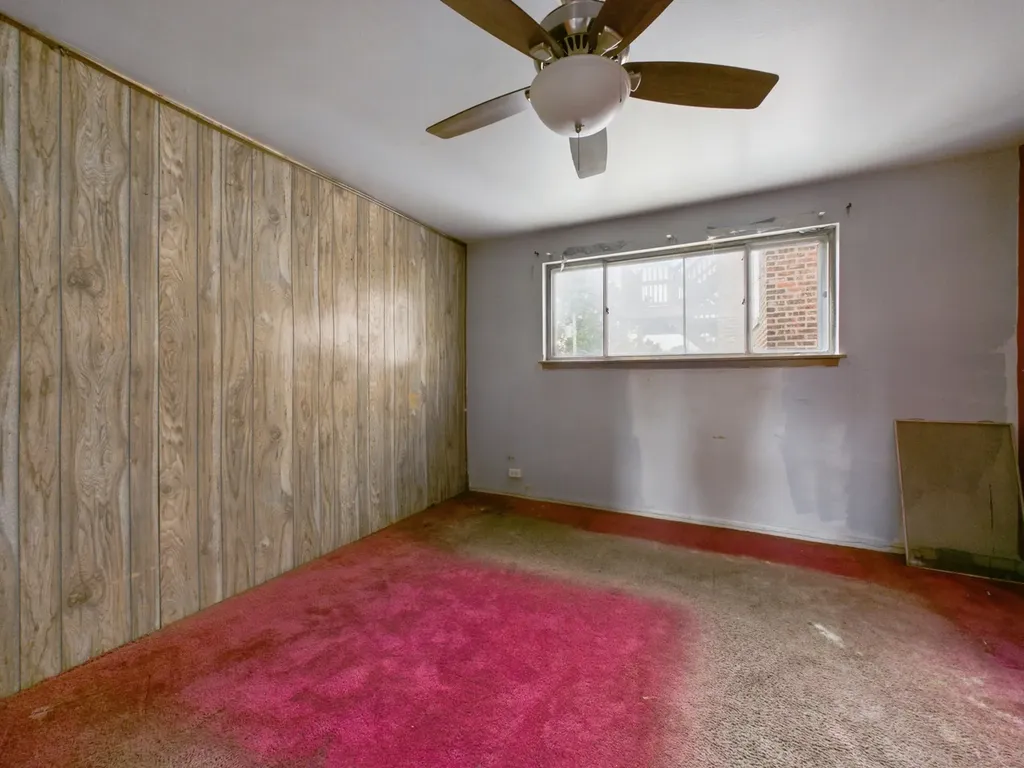7915 South Saginaw Avenue Chicago IL 60617