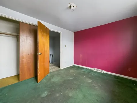 7915 South Saginaw Avenue Chicago IL 60617