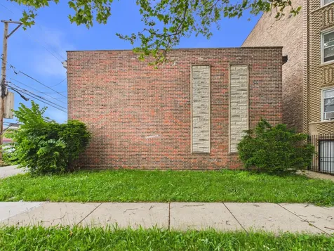 7915 South Saginaw Avenue Chicago IL 60617