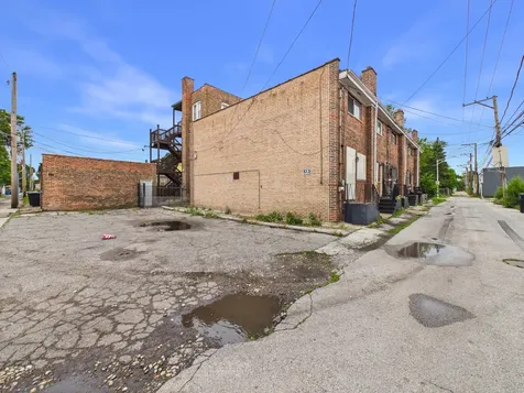 7915 South Saginaw Avenue Chicago IL 60617