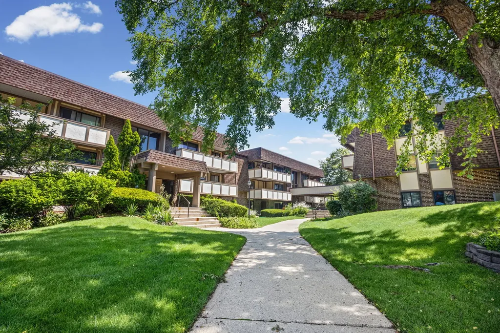 435 Cavalier Court Dundee IL 60118