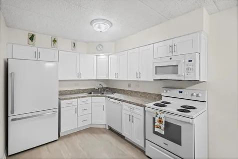 435 Cavalier Court Dundee IL 60118