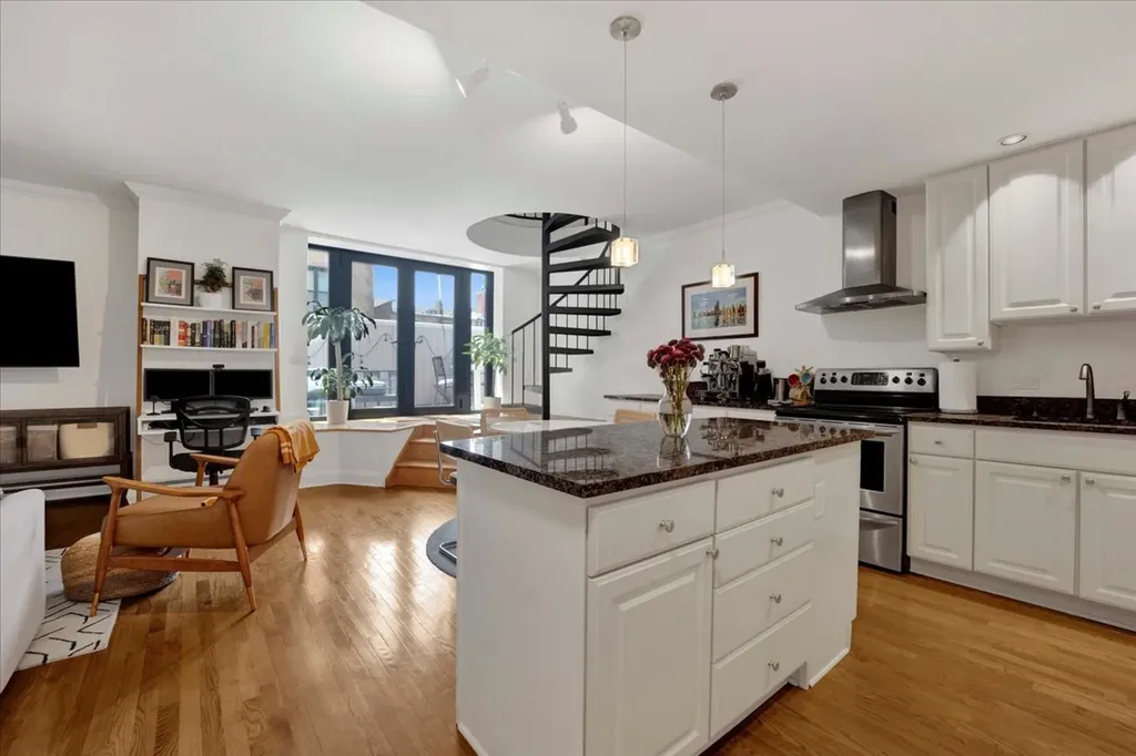 2100 North Lincoln Park West Chicago IL 60614