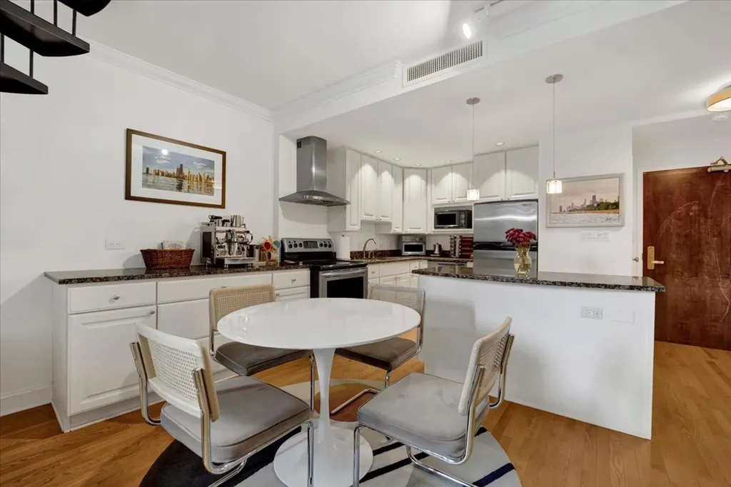 2100 North Lincoln Park West Chicago IL 60614