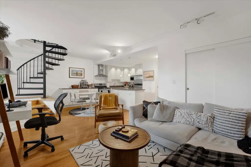 2100 North Lincoln Park West Chicago IL 60614