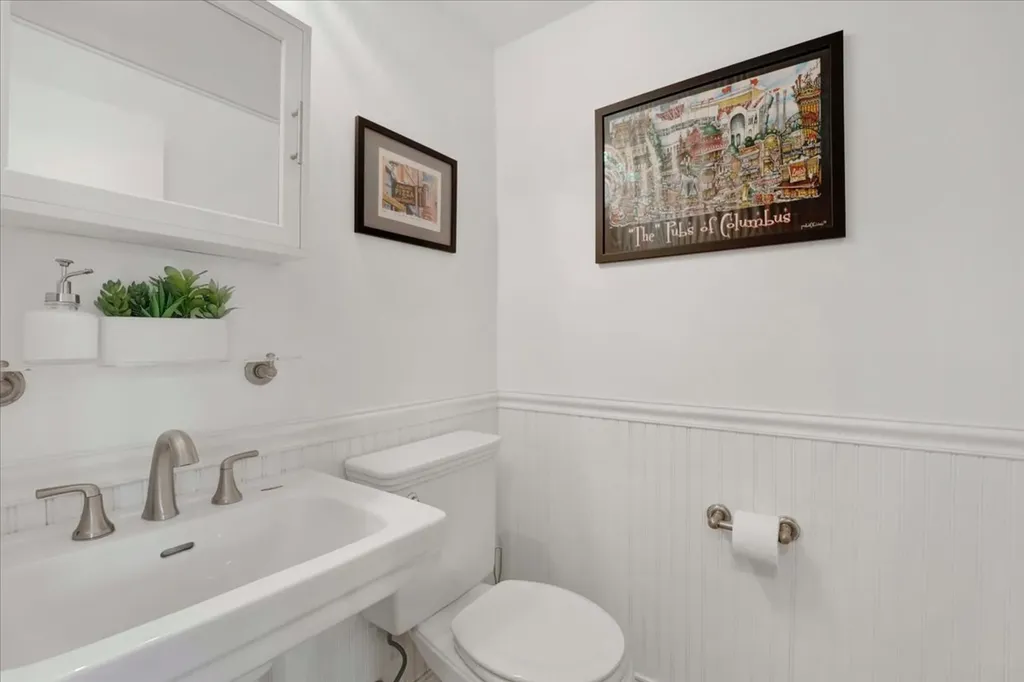 2100 North Lincoln Park West Chicago IL 60614