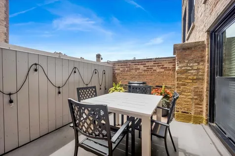 2100 North Lincoln Park West Chicago IL 60614
