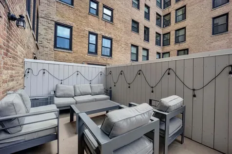2100 North Lincoln Park West Chicago IL 60614
