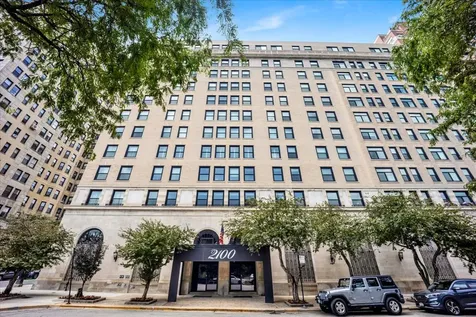 2100 North Lincoln Park West Chicago IL 60614