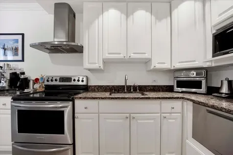 2100 North Lincoln Park West Chicago IL 60614