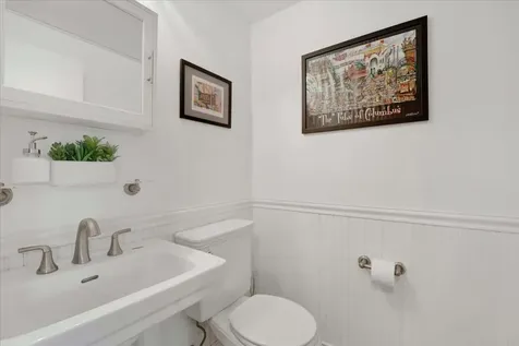 2100 North Lincoln Park West Chicago IL 60614