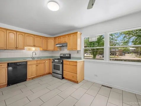 400 Lillian Lane Des Plaines IL 60016