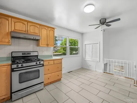 400 Lillian Lane Des Plaines IL 60016
