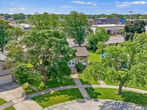 400 Lillian Lane Des Plaines IL 60016