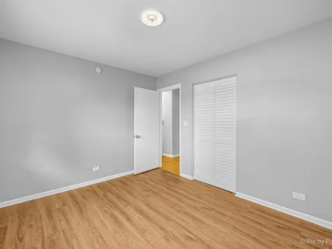 400 Lillian Lane Des Plaines IL 60016