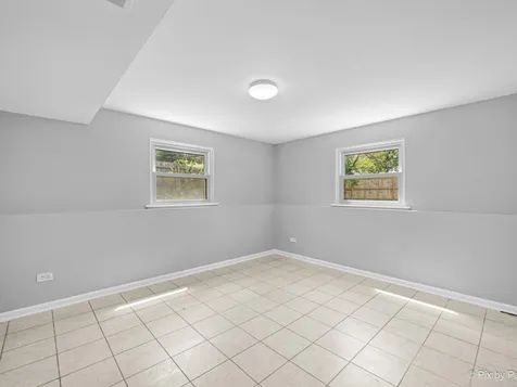 400 Lillian Lane Des Plaines IL 60016
