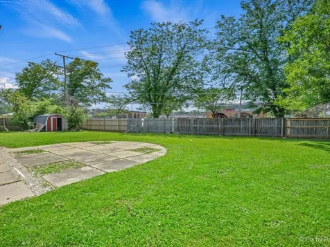 400 Lillian Lane Des Plaines IL 60016