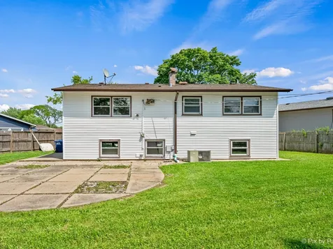 400 Lillian Lane Des Plaines IL 60016