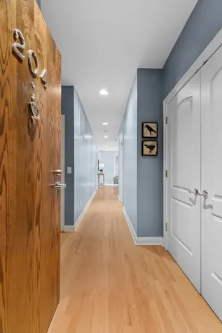 640 West Barry Avenue Chicago IL 60657