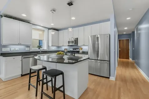 640 West Barry Avenue Chicago IL 60657
