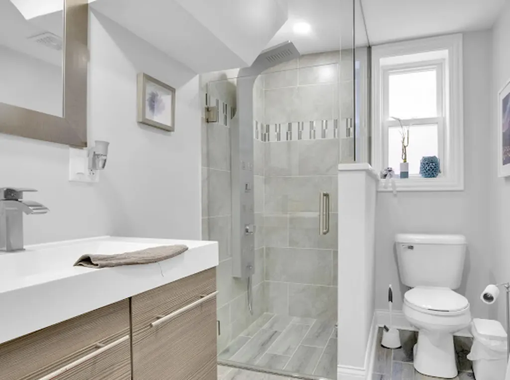 4339 West 83rd Street Chicago IL 60652
