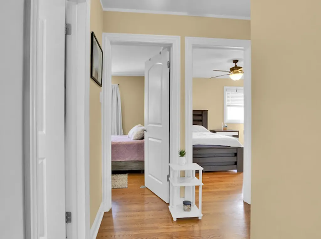 4339 West 83rd Street Chicago IL 60652