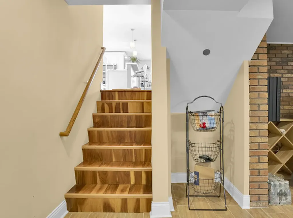 4339 West 83rd Street Chicago IL 60652