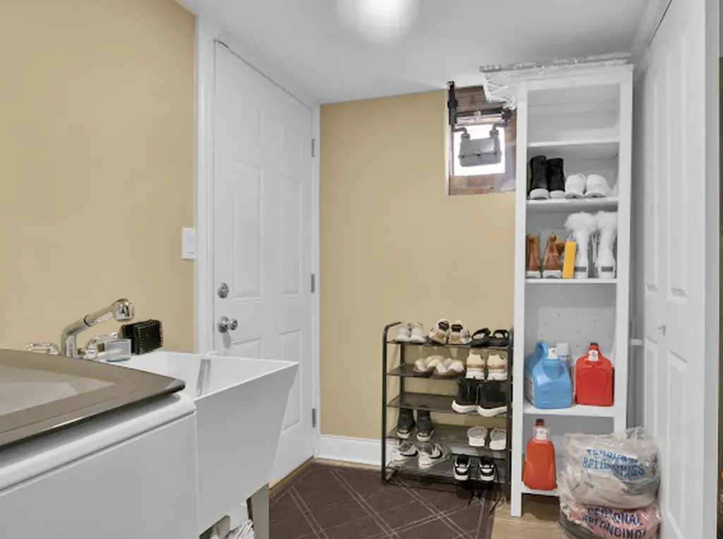 4339 West 83rd Street Chicago IL 60652